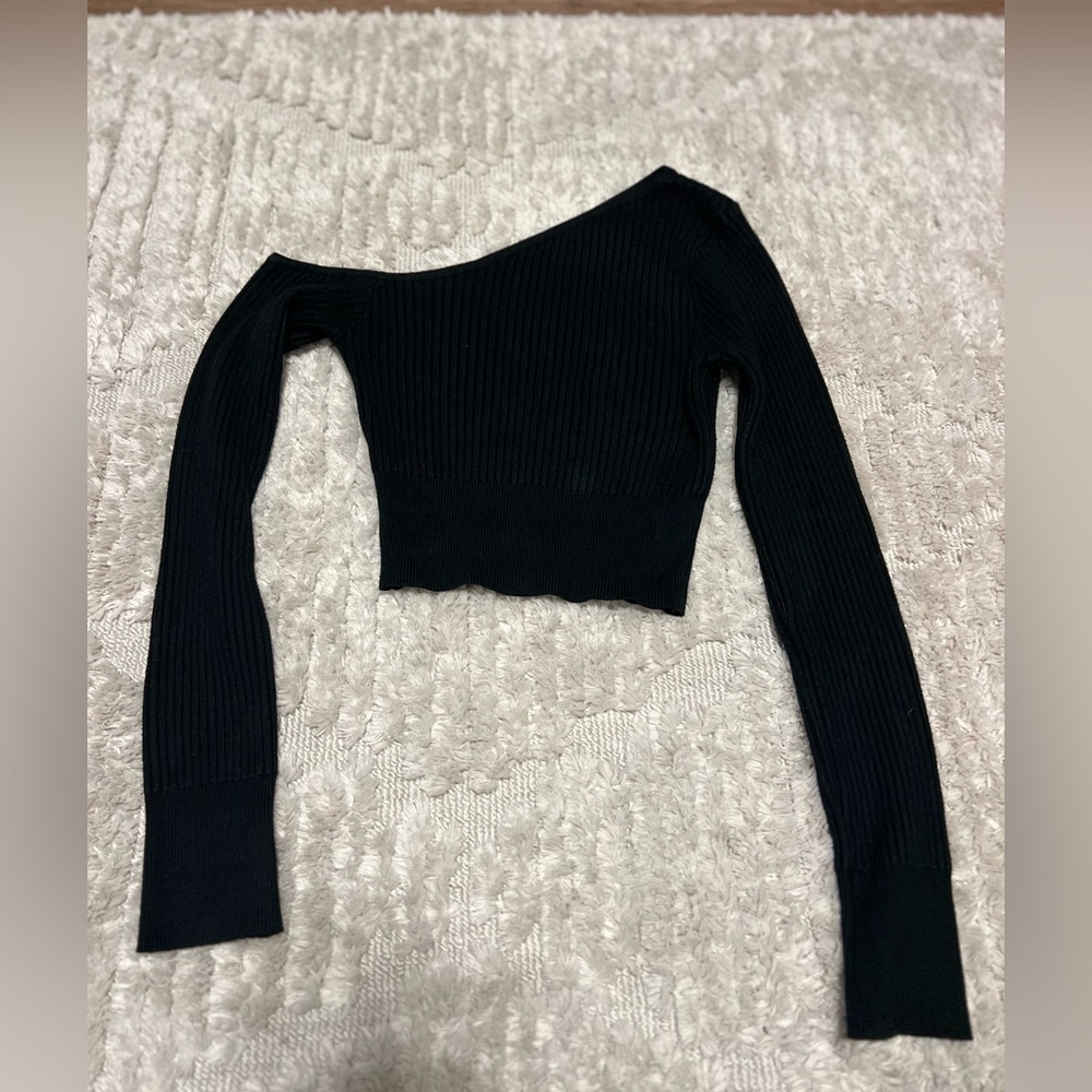Petal & Pup Black Off-Shoulder Ribbed Sweater